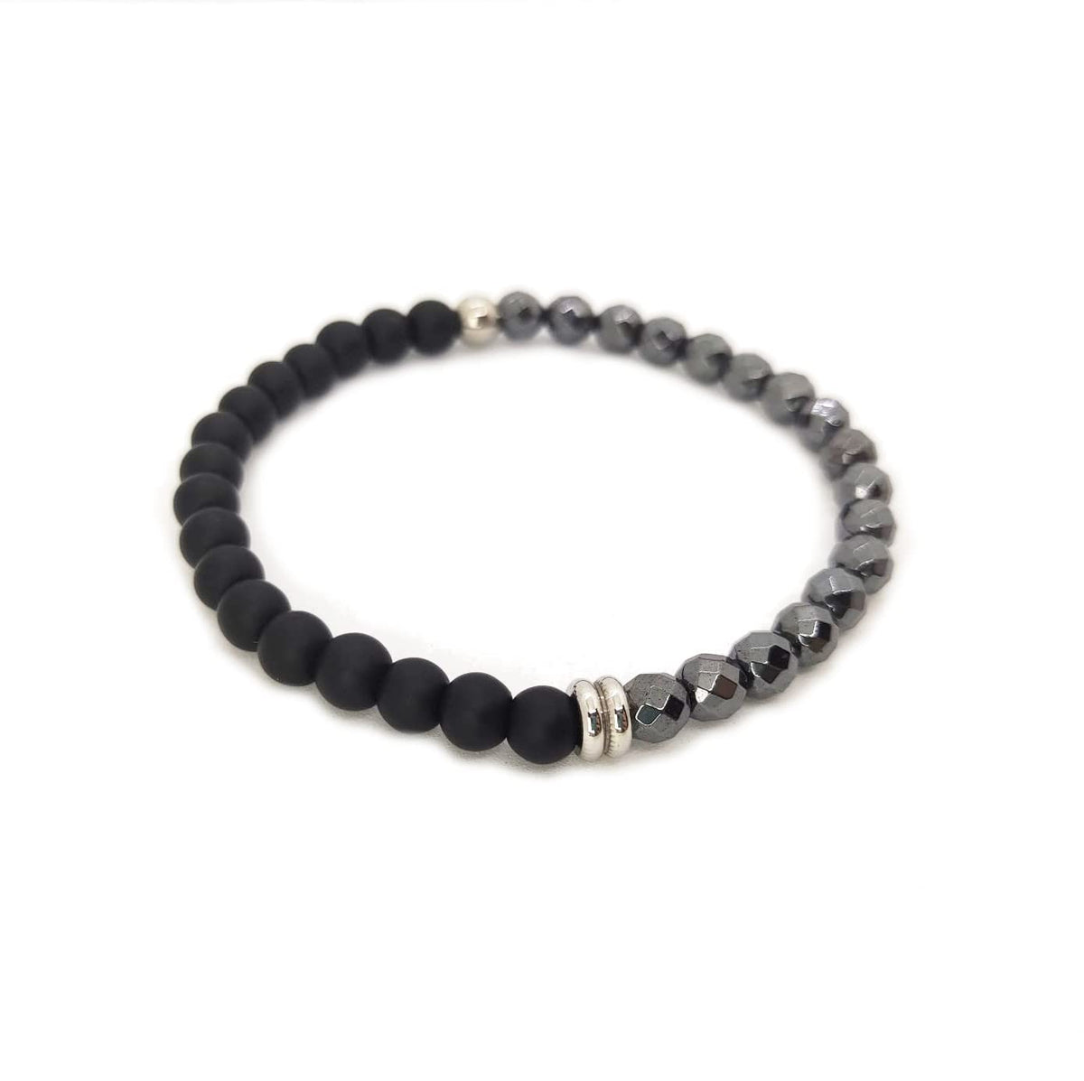 Habibi Jewels Bracciale da Uomo Elastico in Pietre Dure Onice Satinata ed Ematite Sfaccettata da 6 mm, con Elementi in Acciaio Finitura Lucida Lavorazione Artigianale Fatto a Mano Made in Italy