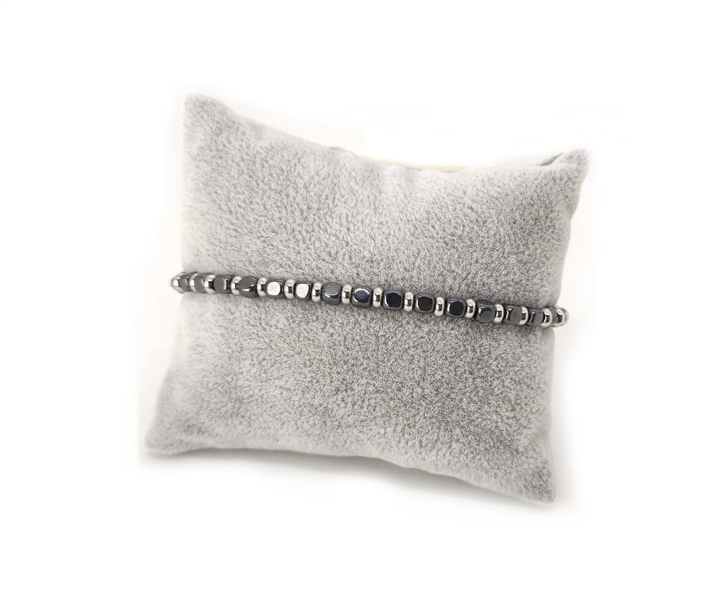 Bracciale da Uomo in Acciaio con Pietre Dure Cubi Ematite Dischetti in Acciaio Chiusura a Moschettone Lunghezza Regolabile Finitura Lucida Lavorazione Artigianale Fatto a Mano Made in Italy
